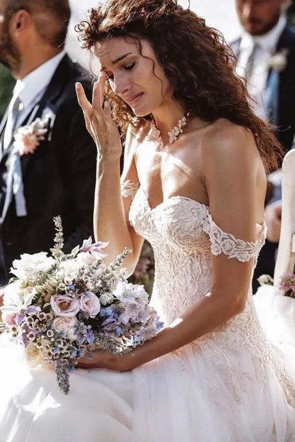 Vintage Long A-line Off-the-shoulder Lace Tulle Wedding Dress (ZD14359)
