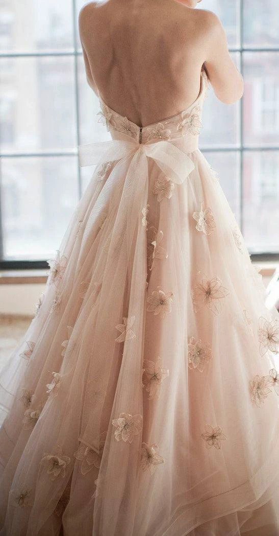 Vintage Strapless Sweetheart Neckline Flower Tulle Wedding Dress (ZD15410)