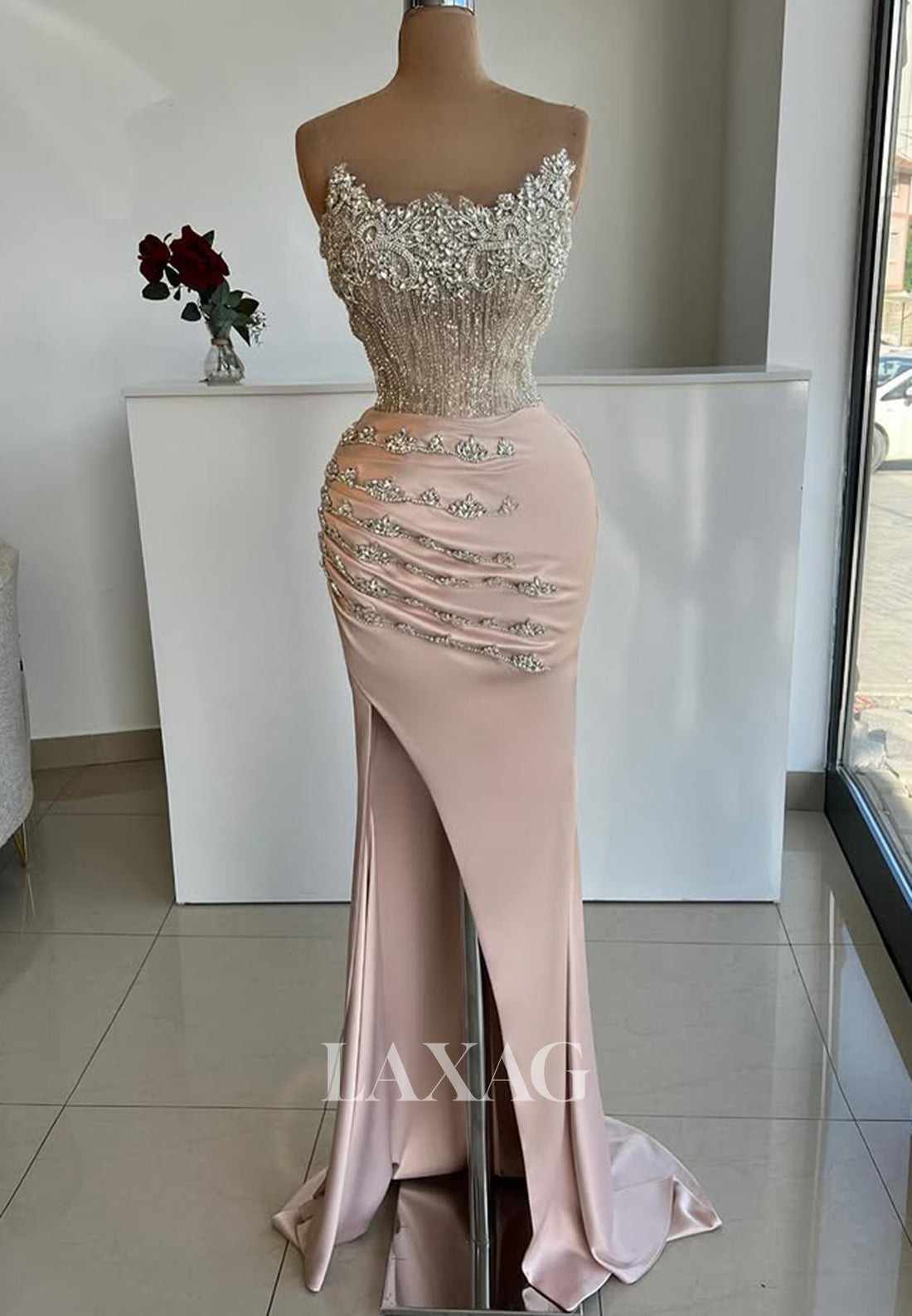 Scoop-Neck Sleeveless Pleated Mermaid Prom Dress Beaded Applique Party Gowns with High Slit