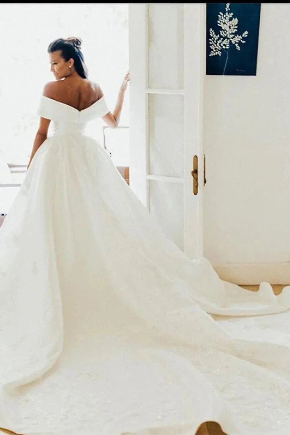 White Long Ball Gown Off The Shoulder Satin Wedding Dress (ZD15989)