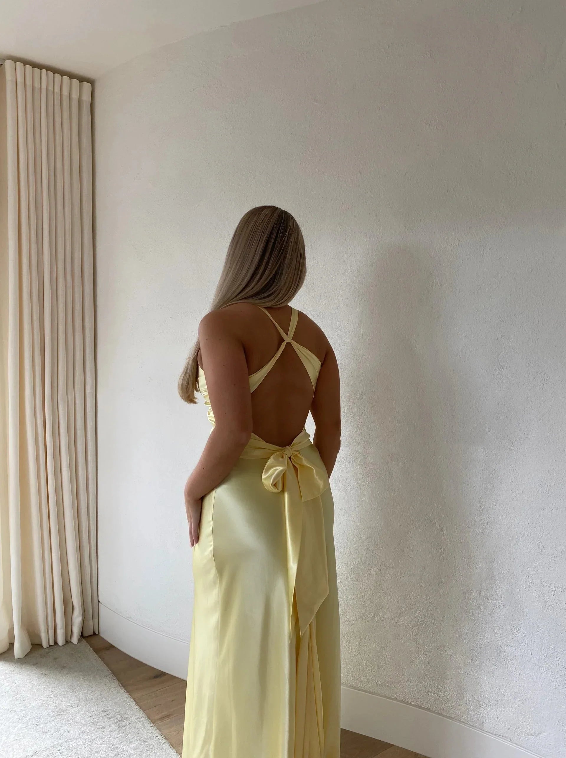 Yellow V-Neck Backless Fashion Elegant Long Satin Ball Gowns Prom Dress Wedding Guest Prom Dresses